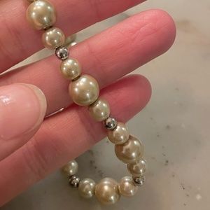 Beautiful pearl silver bracelet